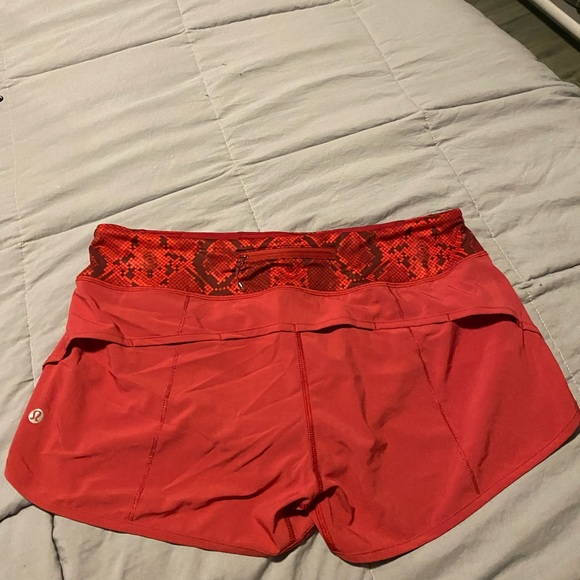 Lululemon Speed Short - Red Snake Print - Size 10 - Picture 2 of 3